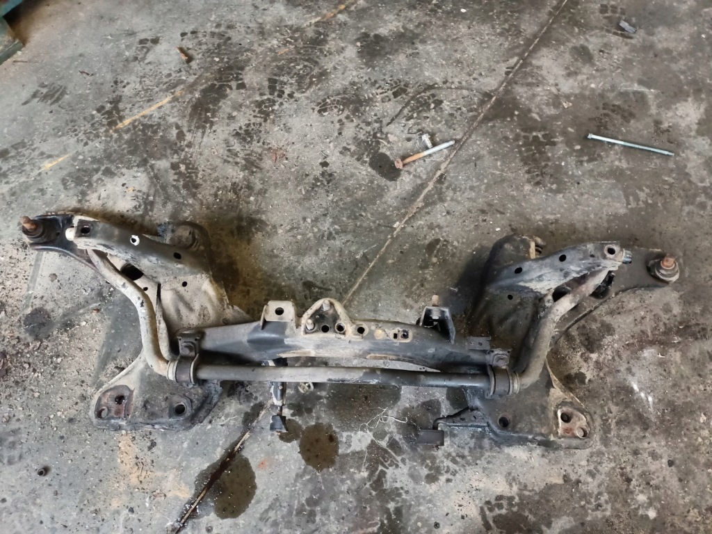 фото №1, Подрамник подвеска перед mazda 626 v 2.0b