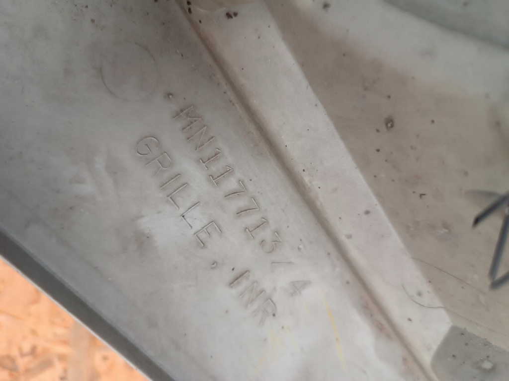 фото №11, Решітка решітка радіатора решітка радіатора бампера перед mn117713 mitsubishi pajero iii