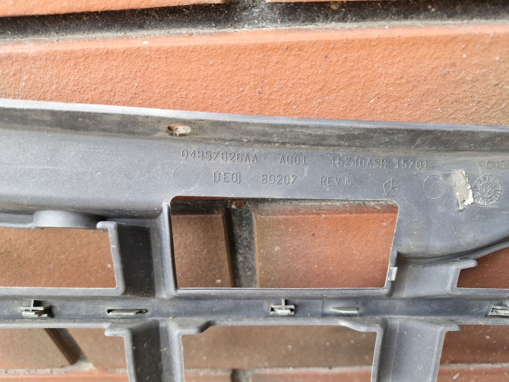 фото №8, Решітка радіатора решітка радіатора chrysler pacifica 03-07 04857626aa