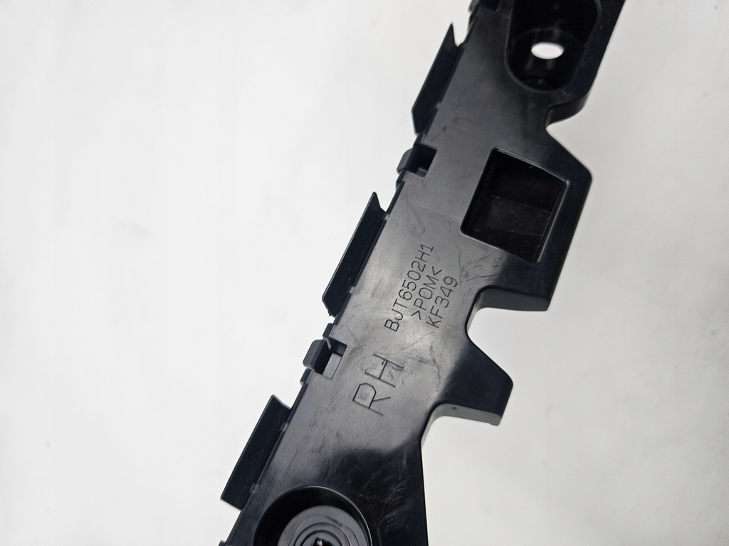 фото №14, Mazda 3 bm iii 2013 - 2019 напрямна кронштейн бампера задня правий bjt6502h1