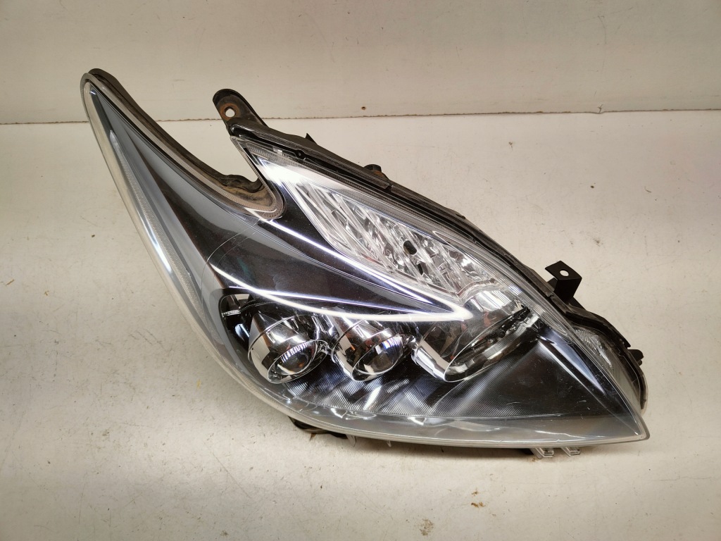 фото №2, Toyota prius 3 2012-2015 фара правий led