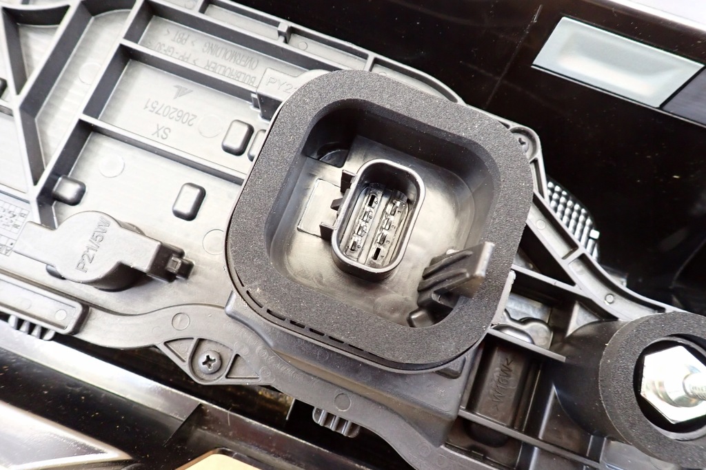 Ducato boxer jumper 14- лампа освещение задний  задняя левая 20620999 оригинальный номер Оригинал