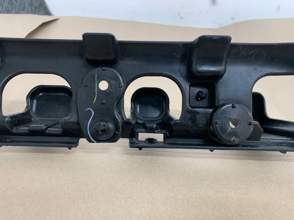 фото №13, Ford mustang mach-e rwd 21r кронштейн напрямна бампера задня задній середній