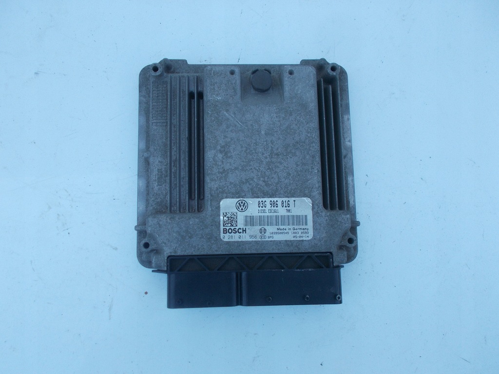 фото №1, Бортовой компьютер vw golf v plus 03g906016t 0281011956