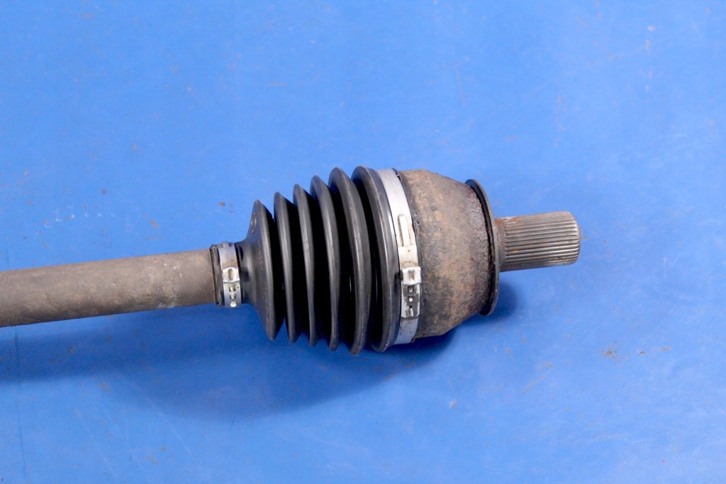 Приводной вал шрус  перед правый  volvo v60 s60 1.6 d 12r Киев