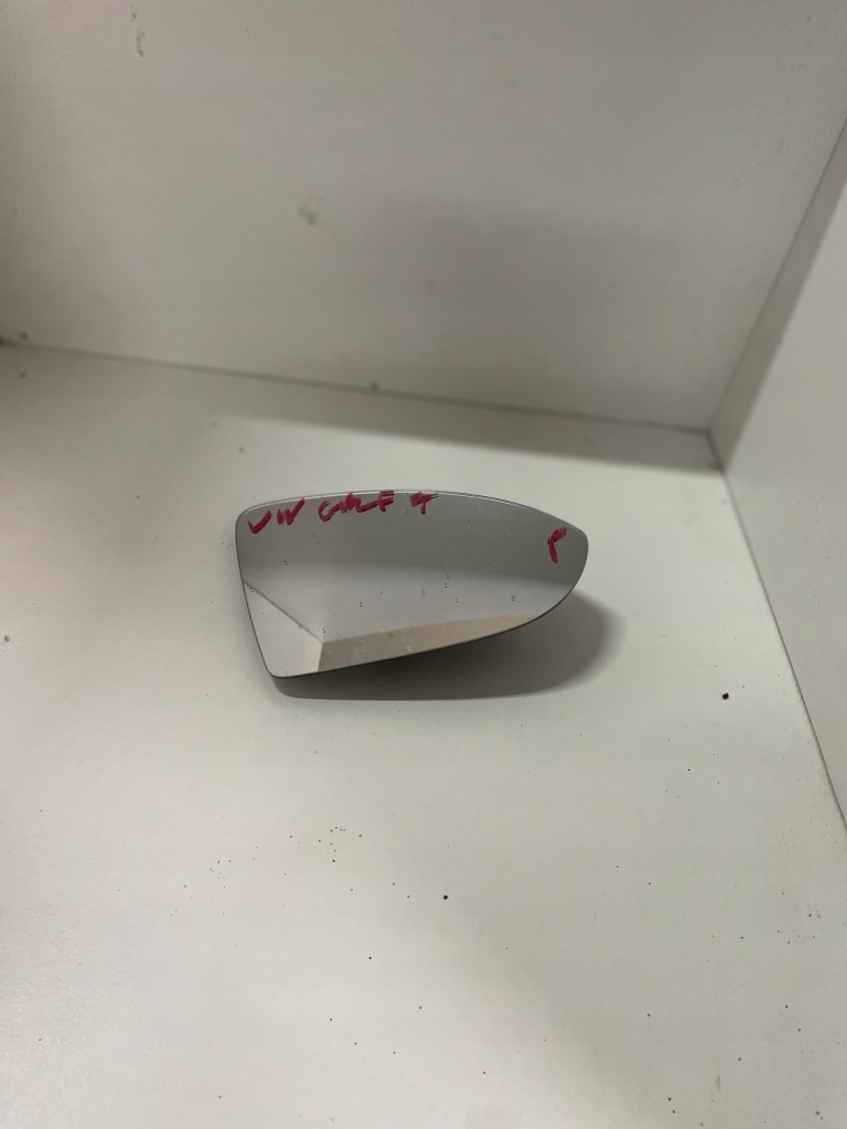 фото №1, Вкладиш дзеркало правий vw golf vii