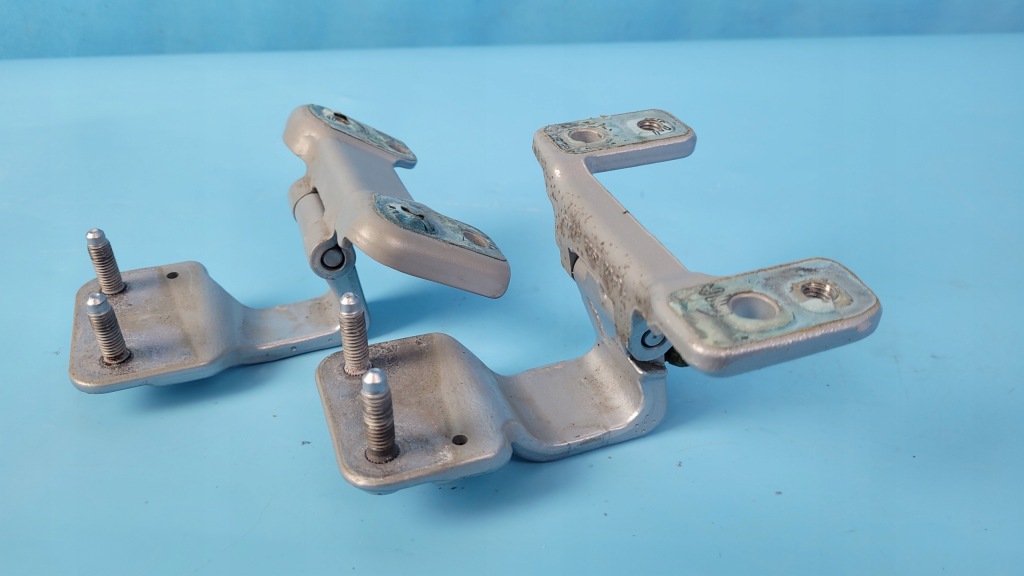 Mercedes w218 cls 350 15r петли крышки задняя a2187400137 a2187400037 с Разборки