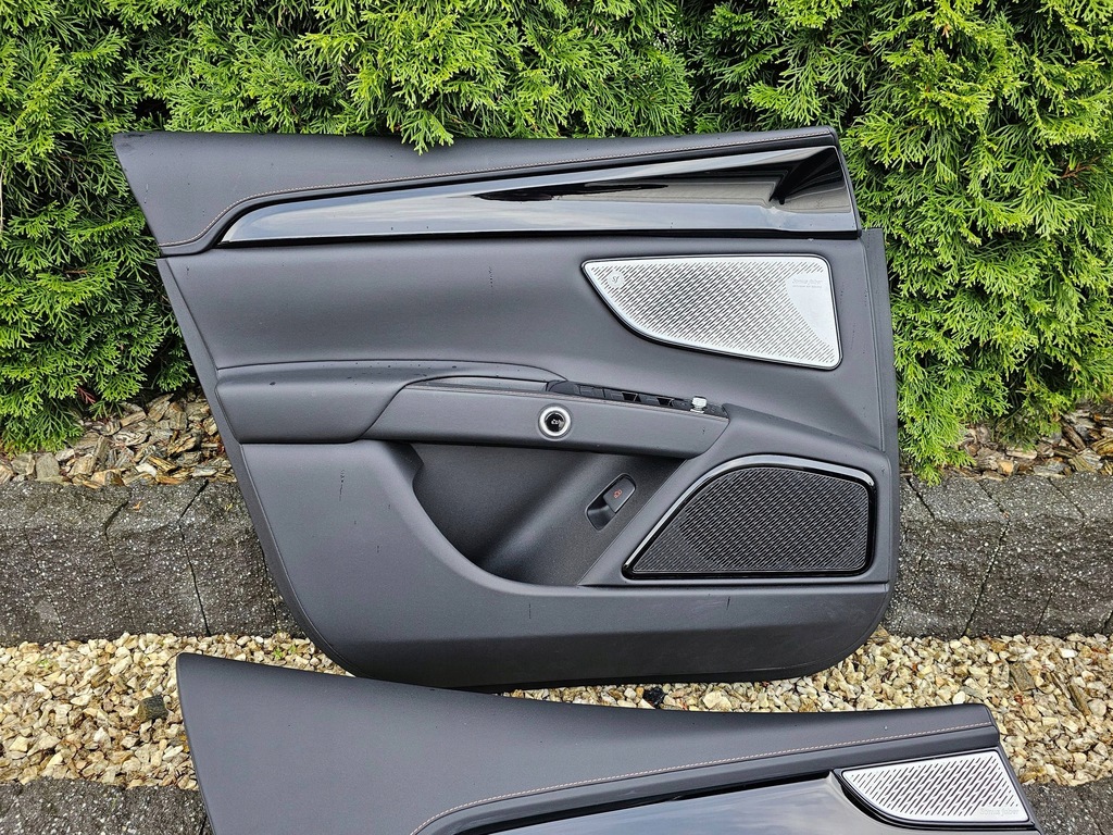 фото №4, Maserati grecale середина сидіння заднє сидіння обшивки