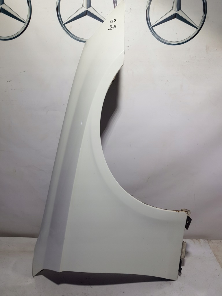 Купить Крыло  правый  перед mercedes cls w219