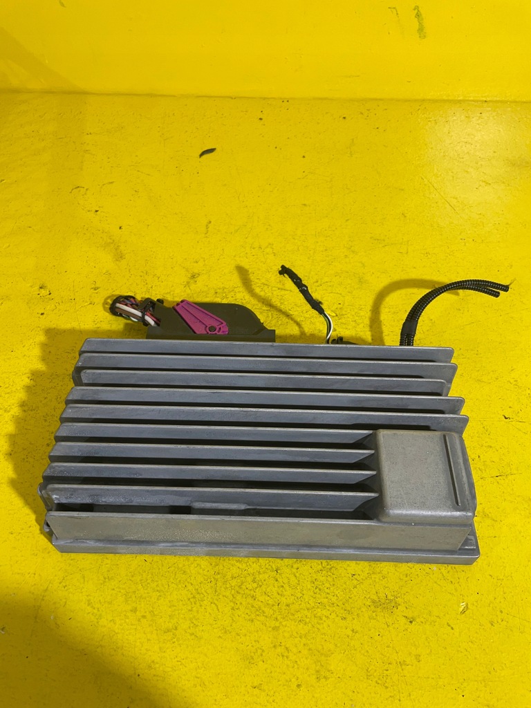 фото №1, Audi a4 b8 - підсилювач радіо 8t1035223a