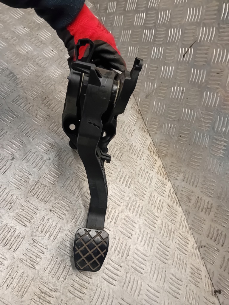 фото №4, Ibiza iv педаль сцепления помпа 6r1721059ab