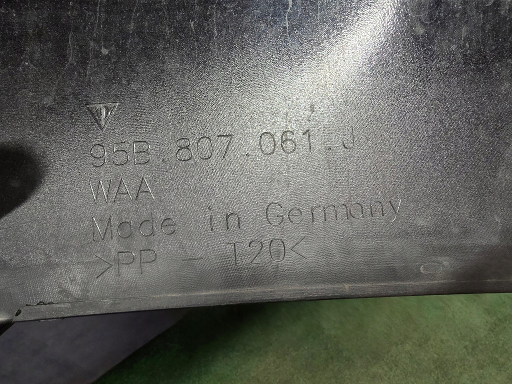 фото №8, Спойлер накладка бампера перед porsche macan 95b gts lift 95b807061j