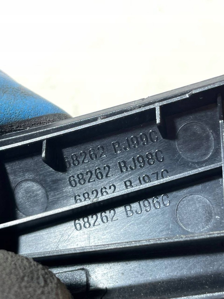 фото №7, Панель рамка защита домкрата чехол рычага переключения передач передач nissan nv200 1.5 l dci 68262bj99c