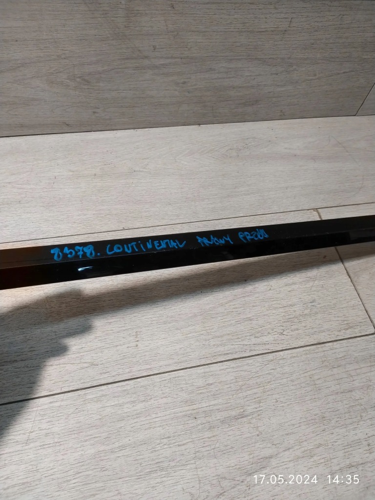 8378. bentley continental молдинг двері праві перед 3sd853516 Доставка