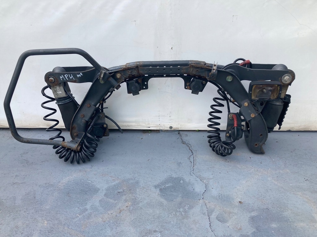 фото №1, Mercedes actros mp4 балка подвеска задняя кабины