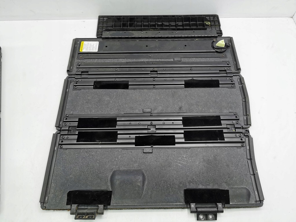 фото №6, Chrysler voyager 2001 з задній обшивка багажника