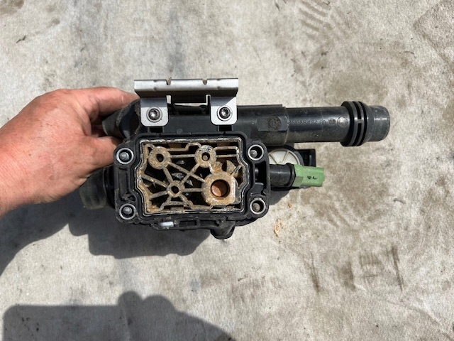 фото №6, Корпус термостата peugeot citroeen opel 1.6 bluehdi 9803549480