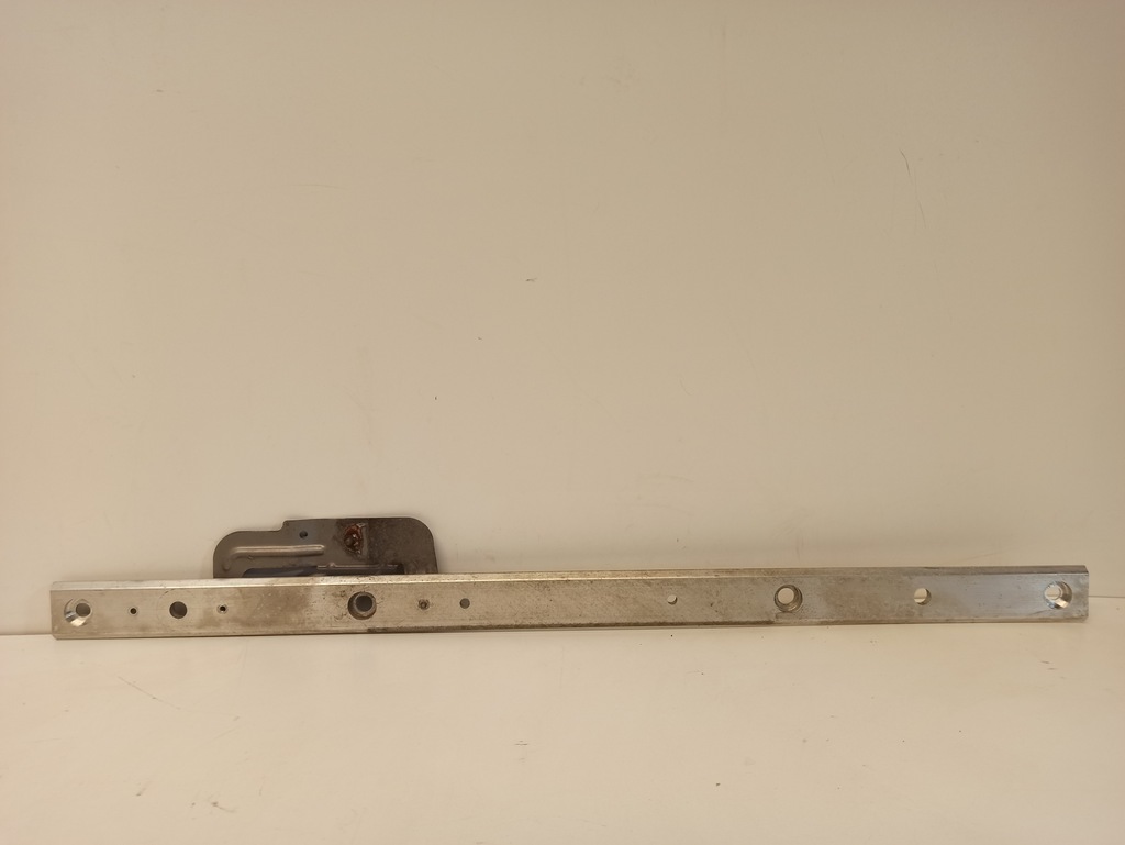 фото №1, Mercedes w205 балка распорка кронштейн a2056190725