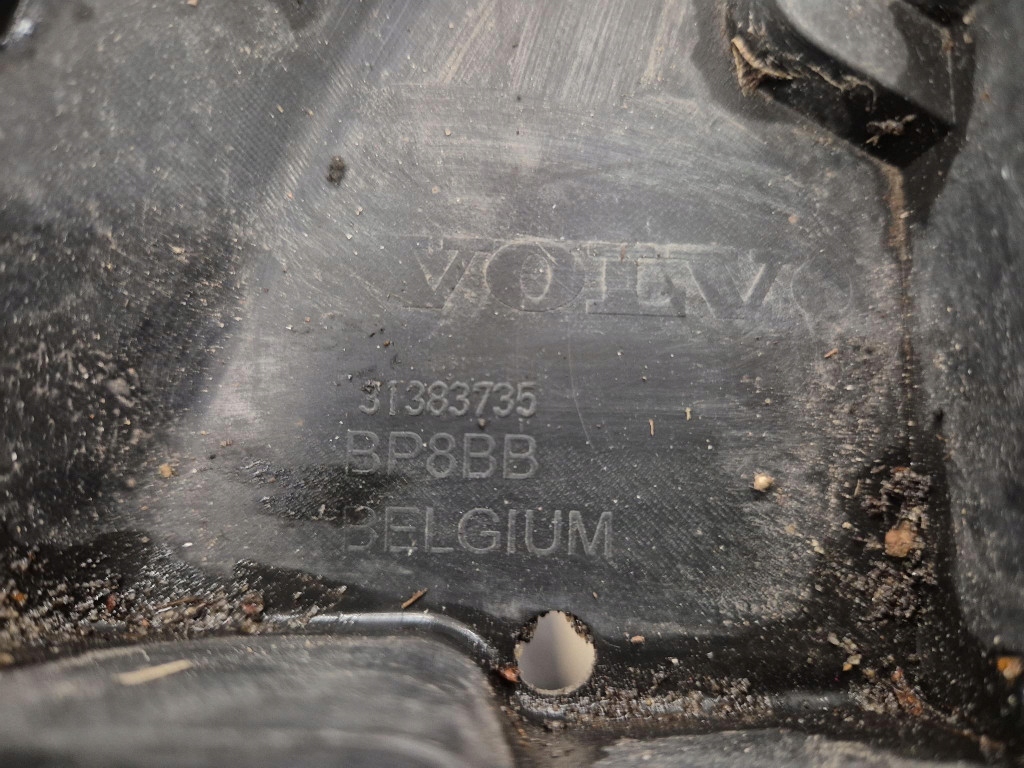 Купити Volvo v40 2 накладка під  бампер 31383735