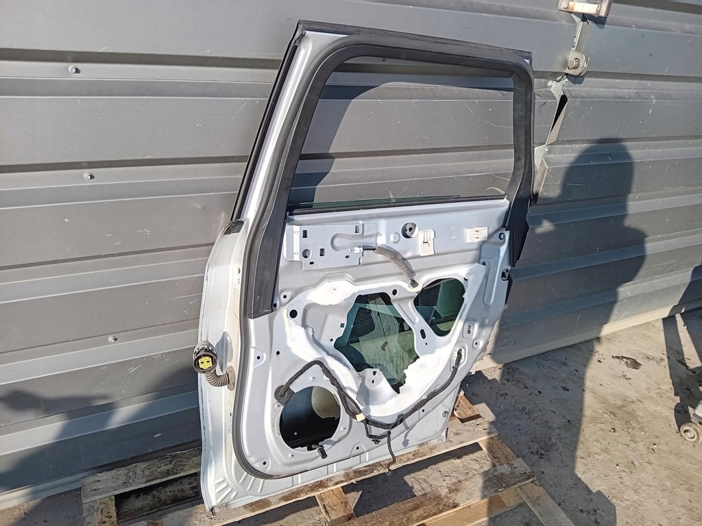 фото №7, Дверь правое задняя citroen c5 ii x7 kombi ezrc