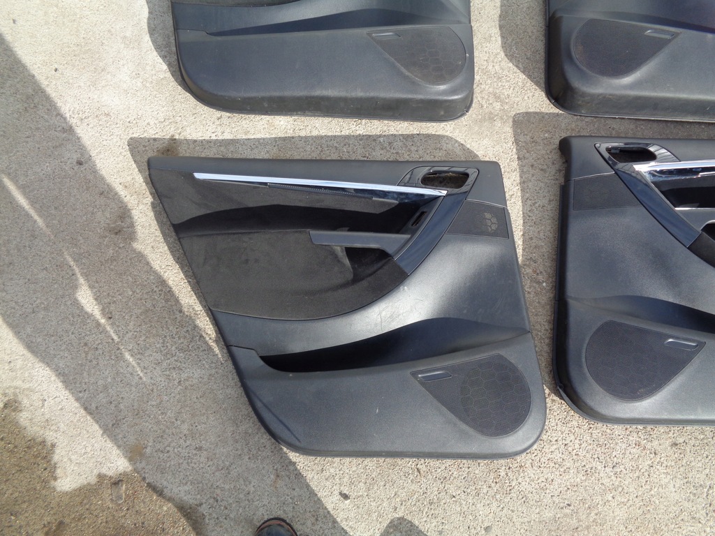 фото №5, Citroen c4 picasso 10r короткий обшивки дверь led