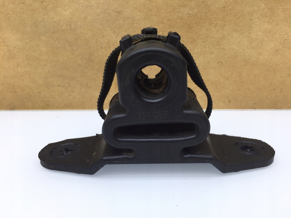 фото №1, Peugeot 208 ii 2019- кронштейн резиновый элемент выхлоп