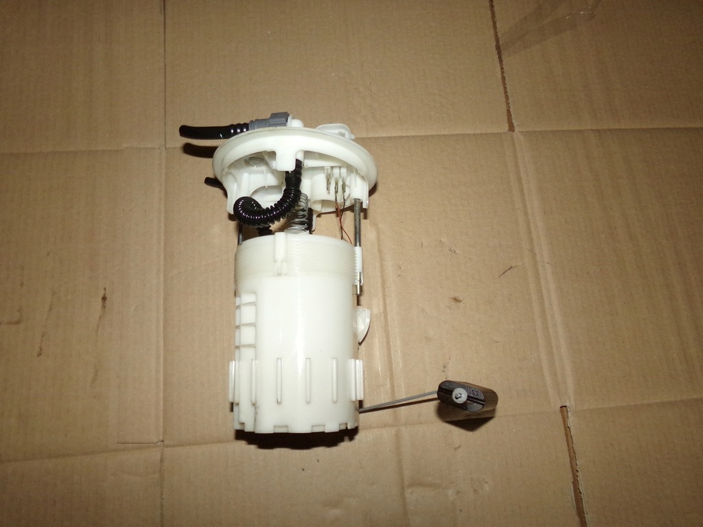 фото №1, Помпа пального vivaro trafic 2.5 dci