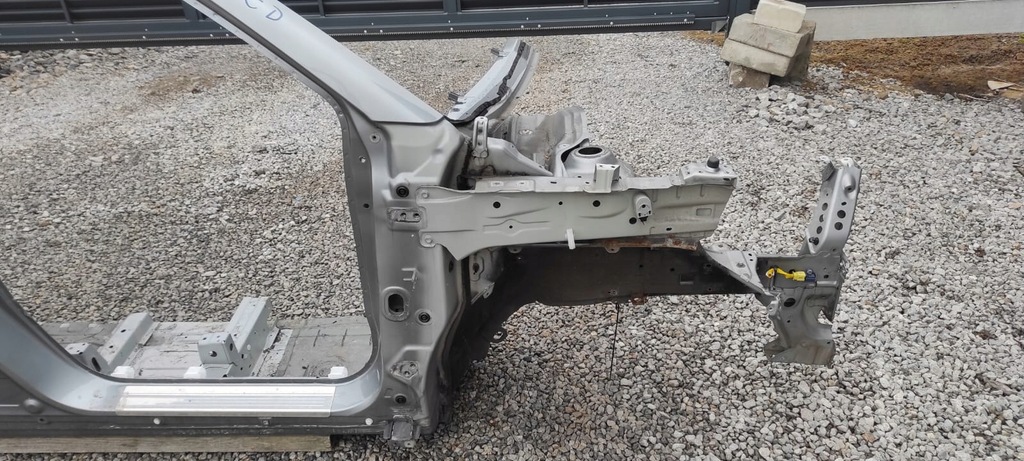 фото №1, Suzuki vitara четверть правая rok 2022 цвет zcd