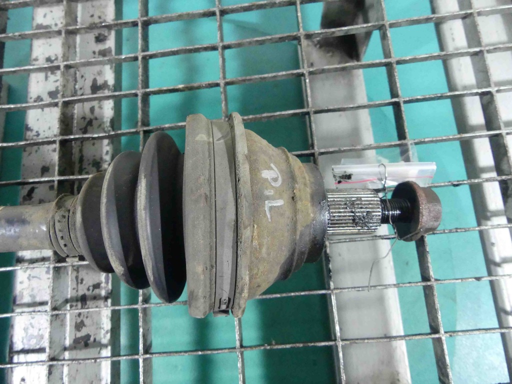 Приводной вал перед левая skoda octavia 2 1.9 tdi 4x4 man Цена