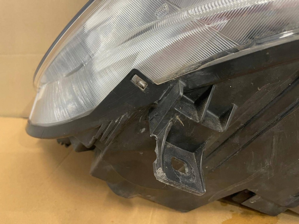 Фара передня правий mercedes sprinter a910 w906 a9109060100 Ціна