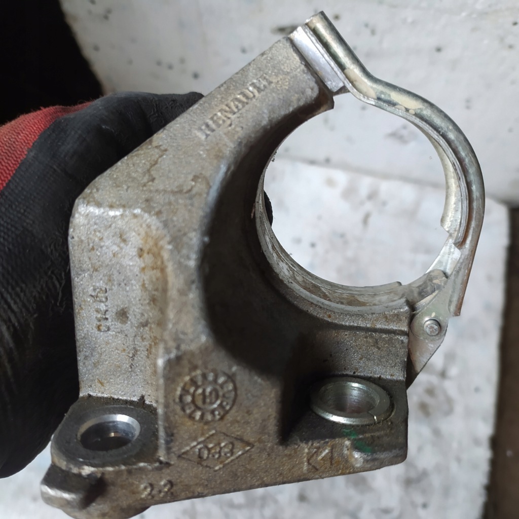 фото №5, Кронштейн опора полуось nissan qashqai 397743238r