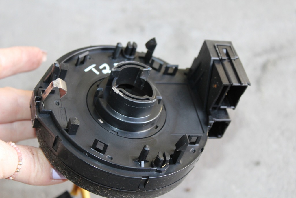 фото №13, Стрічка pod кермо avensis t25