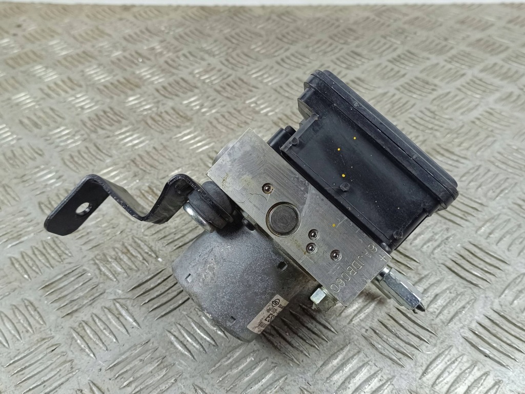 Купити 2015 ssangyong korando насос abs g92034300