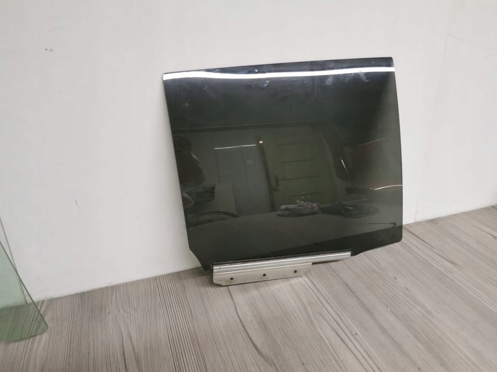 фото №1, Стекло дверь правый задняя toyota chr