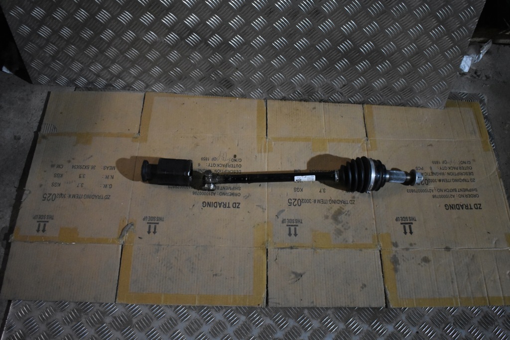 Купить Приводной вал передняя правый  porsche panamera 971 1