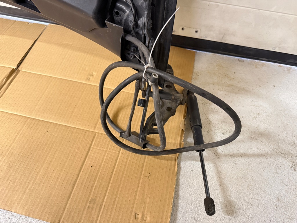 Капот крышка двигателя комплектная 197 mercedes s-klasa w221 рестайлинг с Разборки