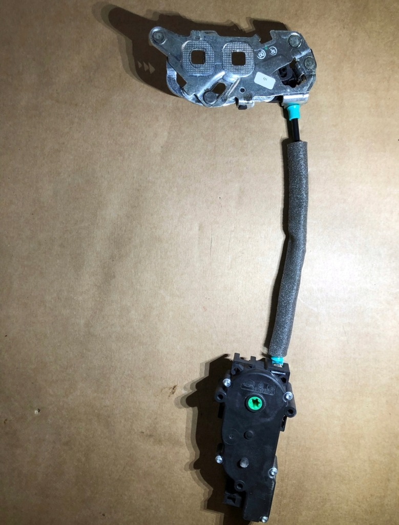 фото №1, Mercedes cls w218 замок+ доводчик крышки багажника