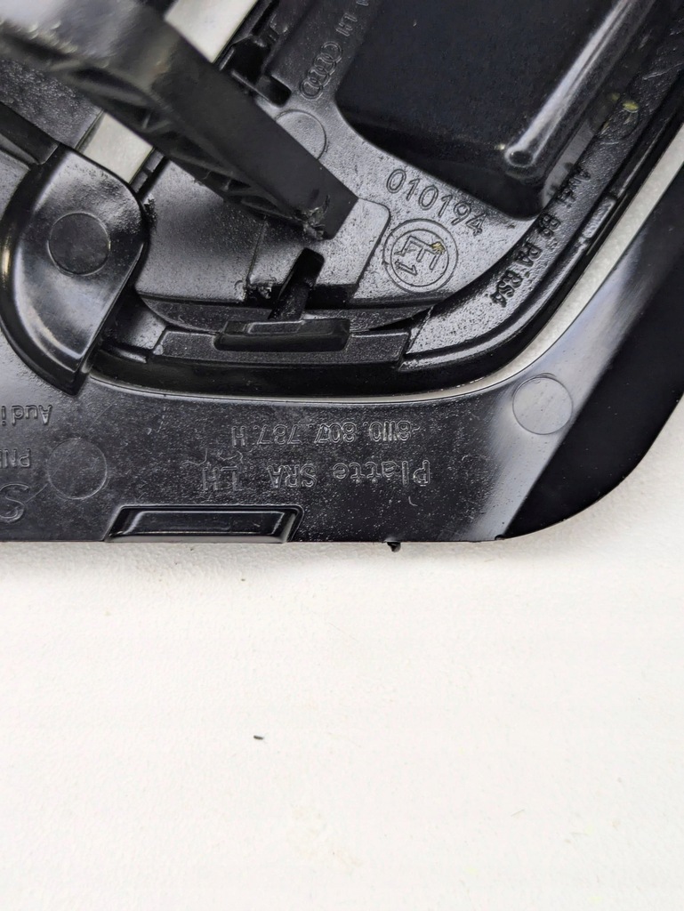 фото №6, Audi a4 s4 b9 перед левая заглушка распылителя лампы 8w0807787h