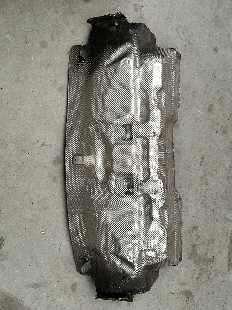 фото №1, 2012 audi r8 5.2l v10 захист теплова 420825709b....