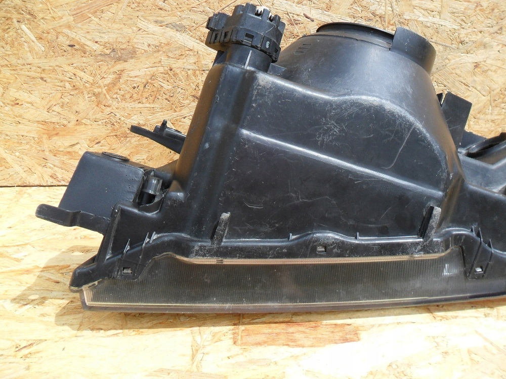 фото №14, Mitsubishi pajero v60/v70 2000 фара правый org