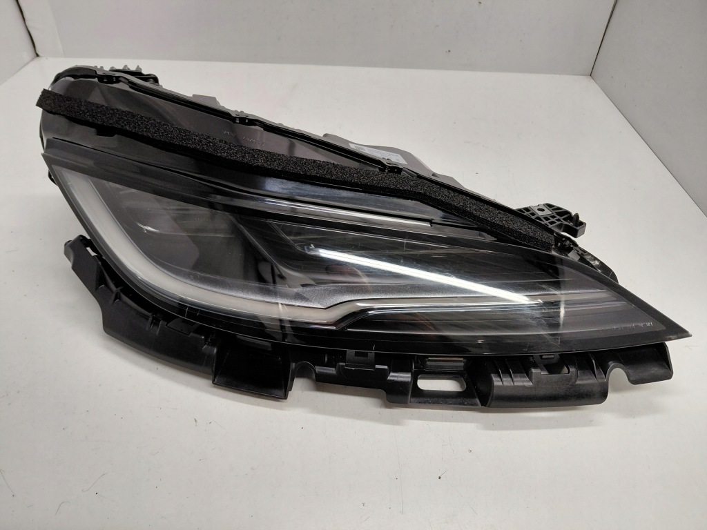 Купить Tesla model 3 2 23- full led фара правый