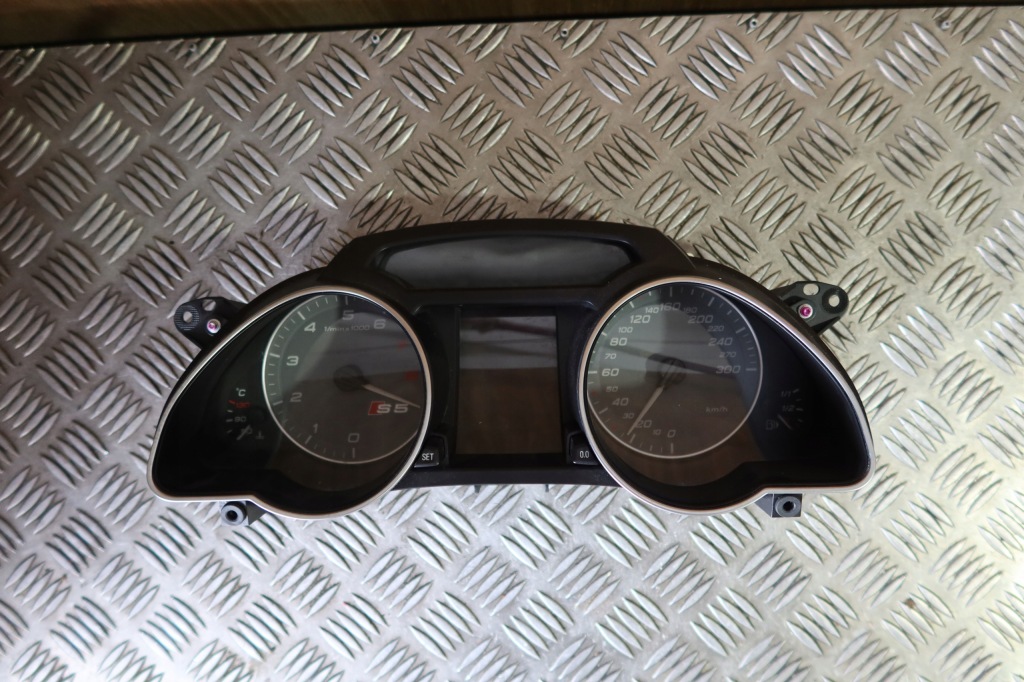 фото №1, Счетчик приборы audi a5 8t 8t0920931b