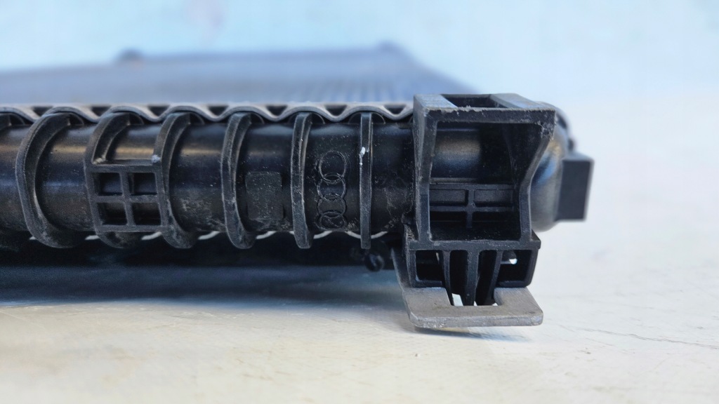 Радиатор воды кондиционер audi q7 2 a6 a7 4m0145804aa в Украине