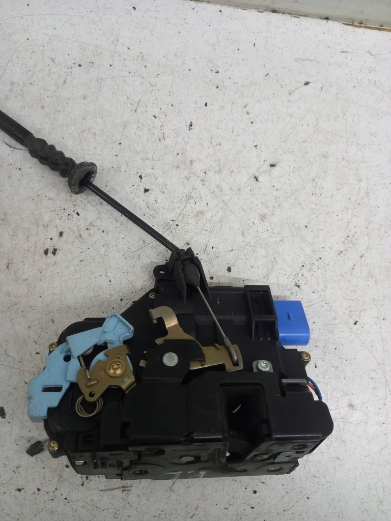 фото №6, Замок дверь центральный левый перед skoda octavia 2 9 pin 3d1837015