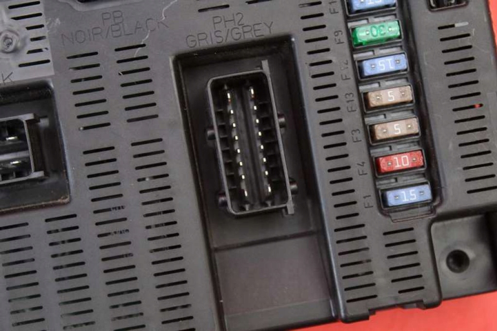 фото №12, Коробка запобіжників bsi 9664368980 citroen jumpy ii 1.6 hdi 90 km 07-16