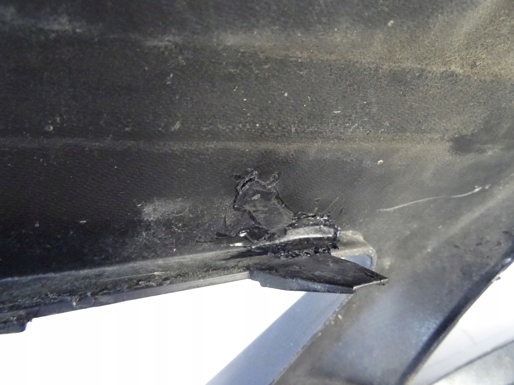 Бампер перед opel astra j 4 рестайлинг  13368660g Оригинал