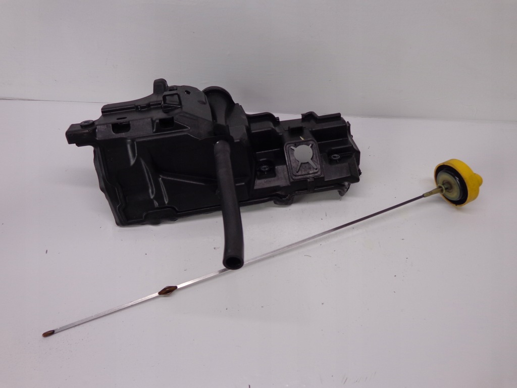 фото №1, Dacia lodgy ii 1.5 dci защита заливная горловина масла щуп 175b13541r