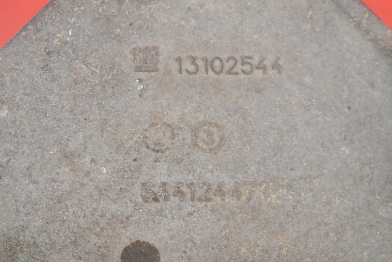 фото №7, Подушка кронштейн двигуна z32se 13102544 opel signum 3.2 v6 211km 03-08