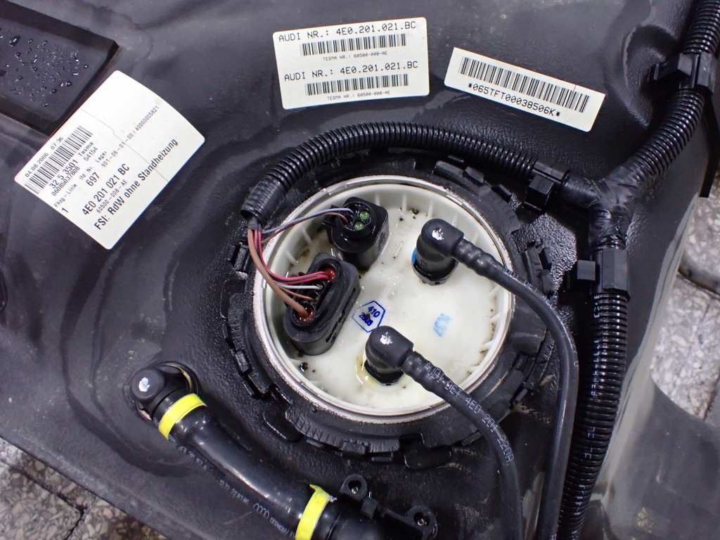 фото №7, Бак топлива с модуль насоса audi a8 s8 d3 5.2 4e0201021bc 4e0906093b