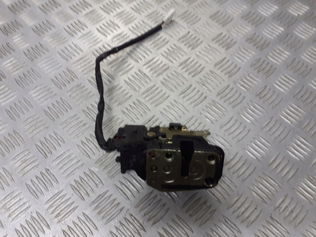 фото №2, Замок двері правий задня mazda xedos 6 2pin